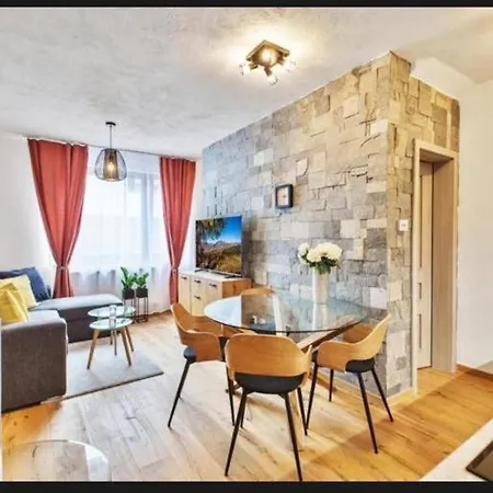 Mýto Bergmax, Jasná Chopok 10min Transit - Mýto Apartments, Parking Free Apartmán Mýto pod Ďumbierom
